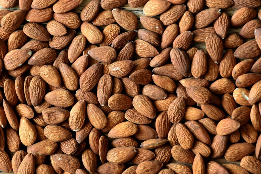 بادام مخصوص تواضع