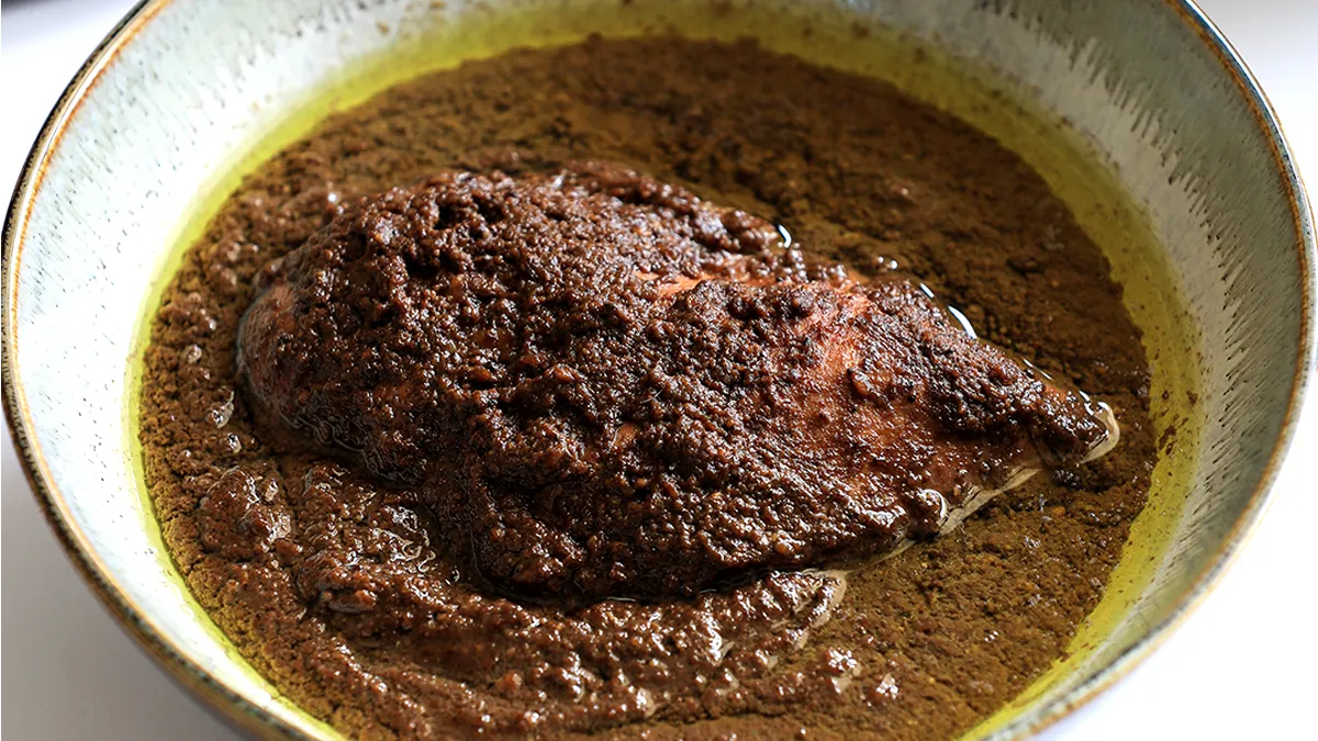 طرز تهیه خورشت فسنجون خوشمزه و جا افتاده با مرغ