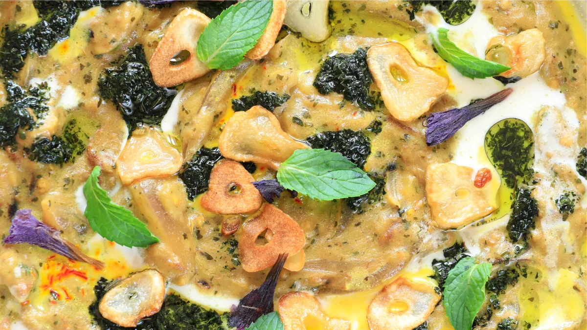 طرز تهیه کشک بادمجان خانگی با کشک محلی